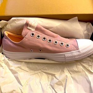 Converse pink flats unisex